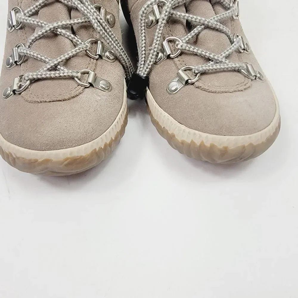 Sorel Kids Out and About Conquest Boots Size 1 Grayish Tan Suede